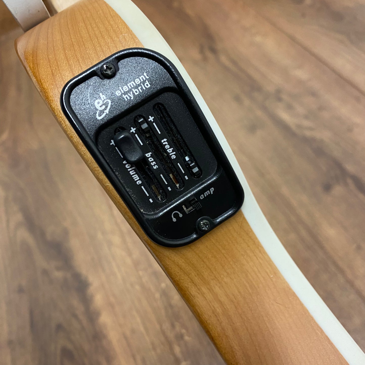 Pre-Owned Traveler Escape Bass MkII - Natural