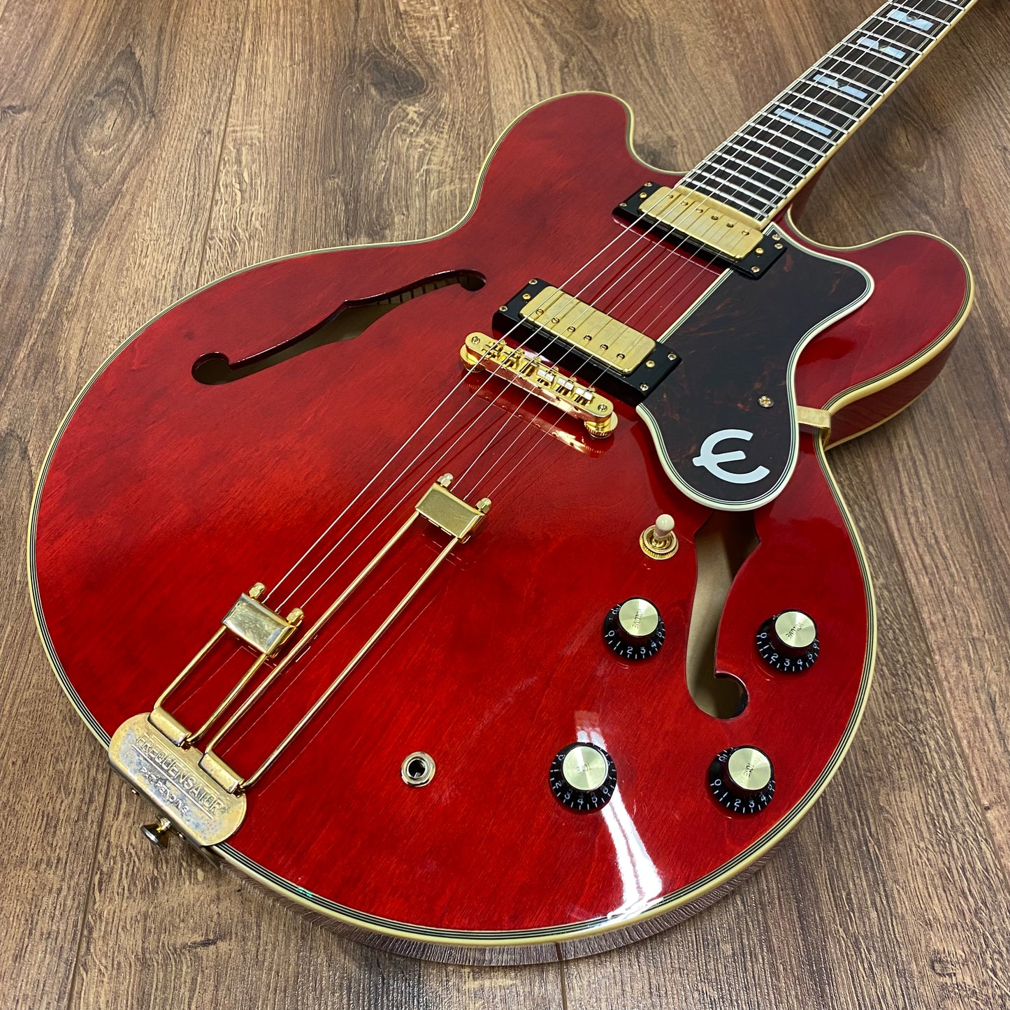 Pre-Owned Epiphone Sheraton 1962 E212TV 50th Anniversary - Cherry