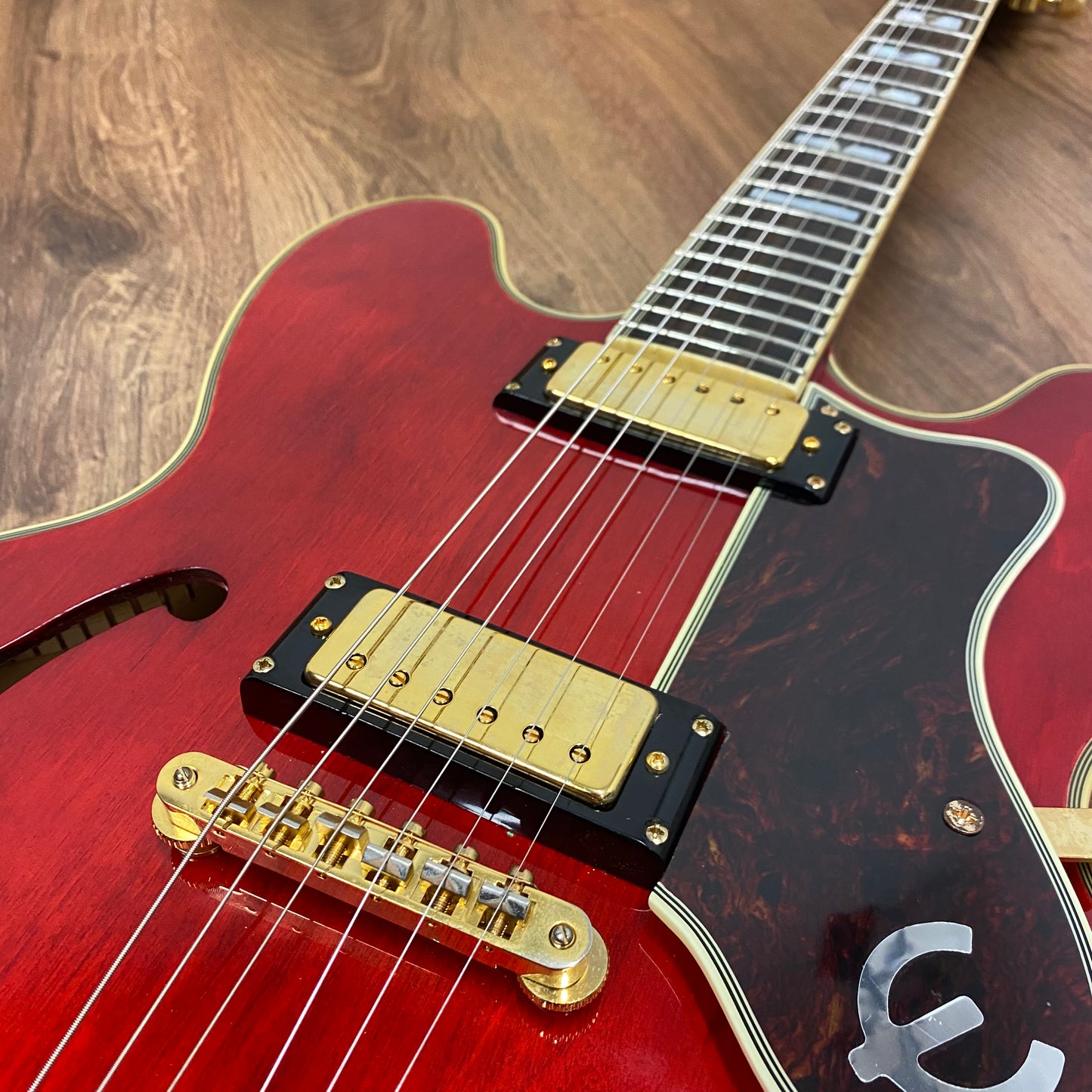 Pre-Owned Epiphone Sheraton 1962 E212TV 50th Anniversary - Cherry