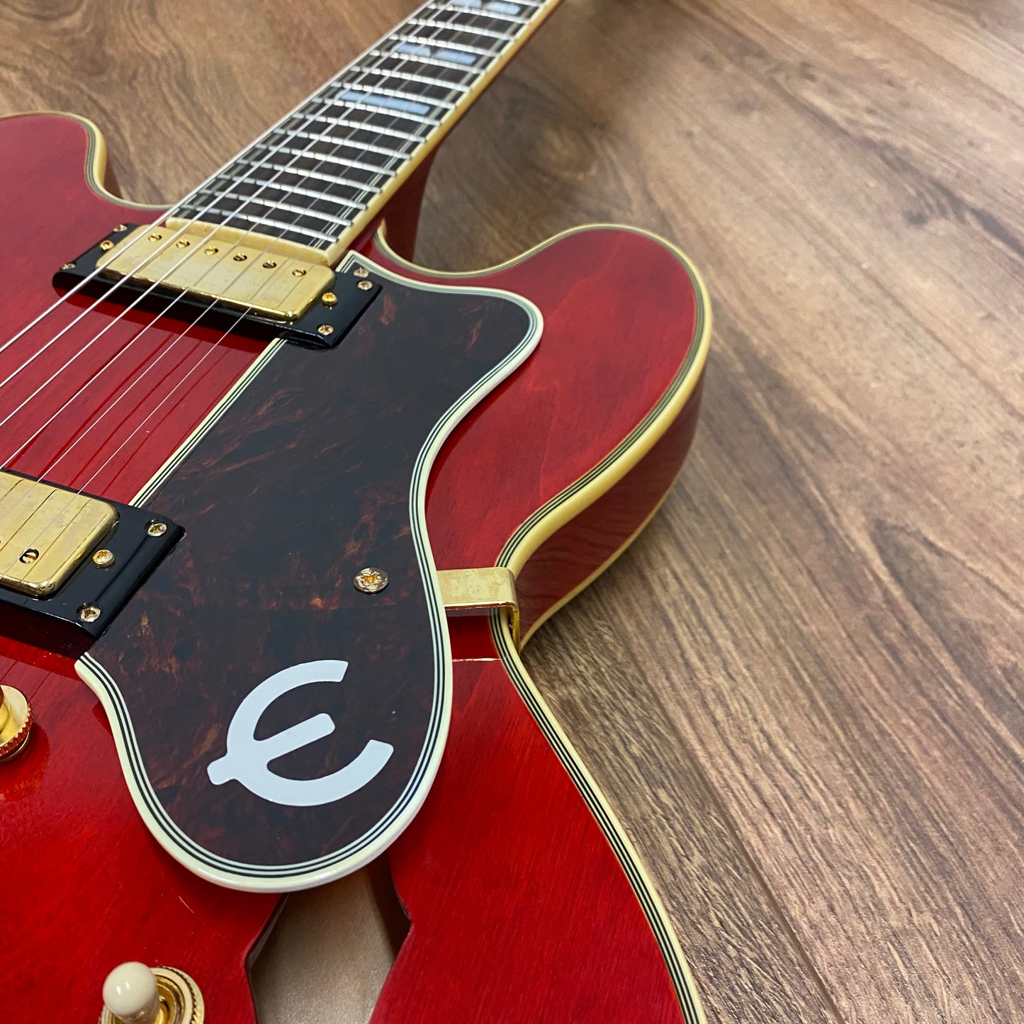 Pre-Owned Epiphone Sheraton 1962 E212TV 50th Anniversary - Cherry