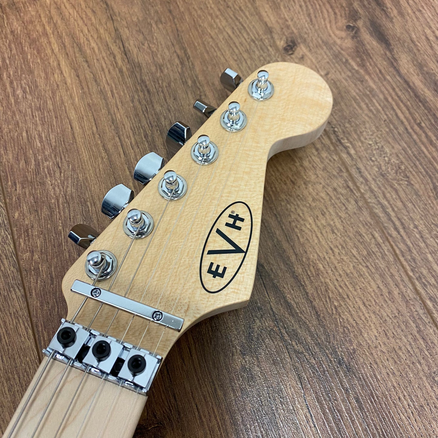 Pre-Owned EVH Striped Series - Black with Yellow Stripes