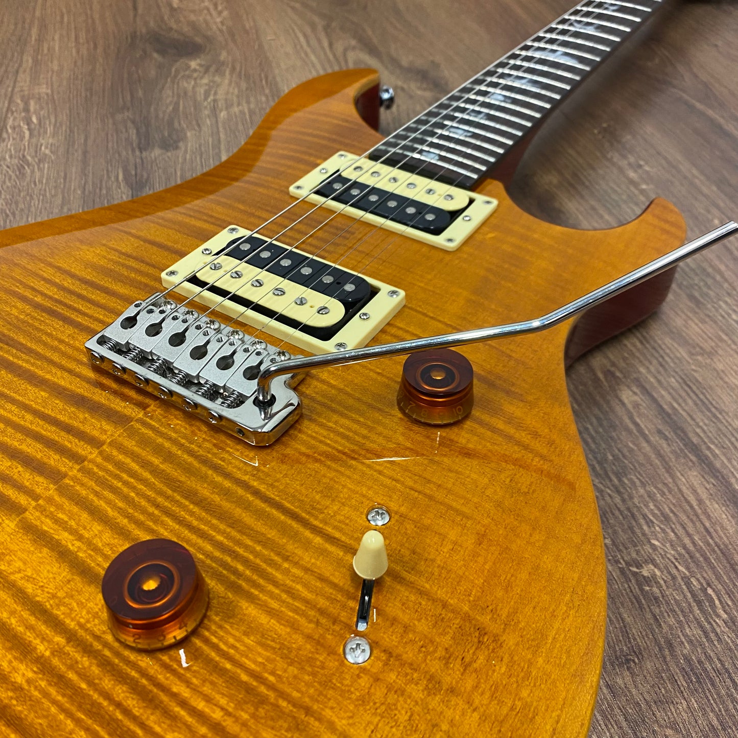 Pre-Owned PRS SE Custom 24 - Vintage Yellow - 2012