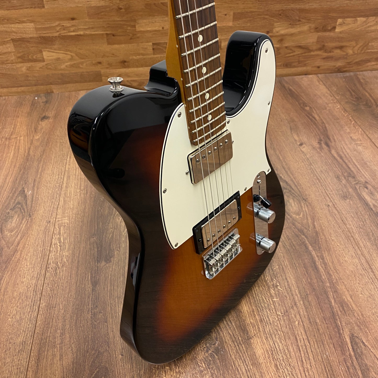 Pre-Owned Fender Player Tele HH w/ Bareknuckle Pickups - Sunburst