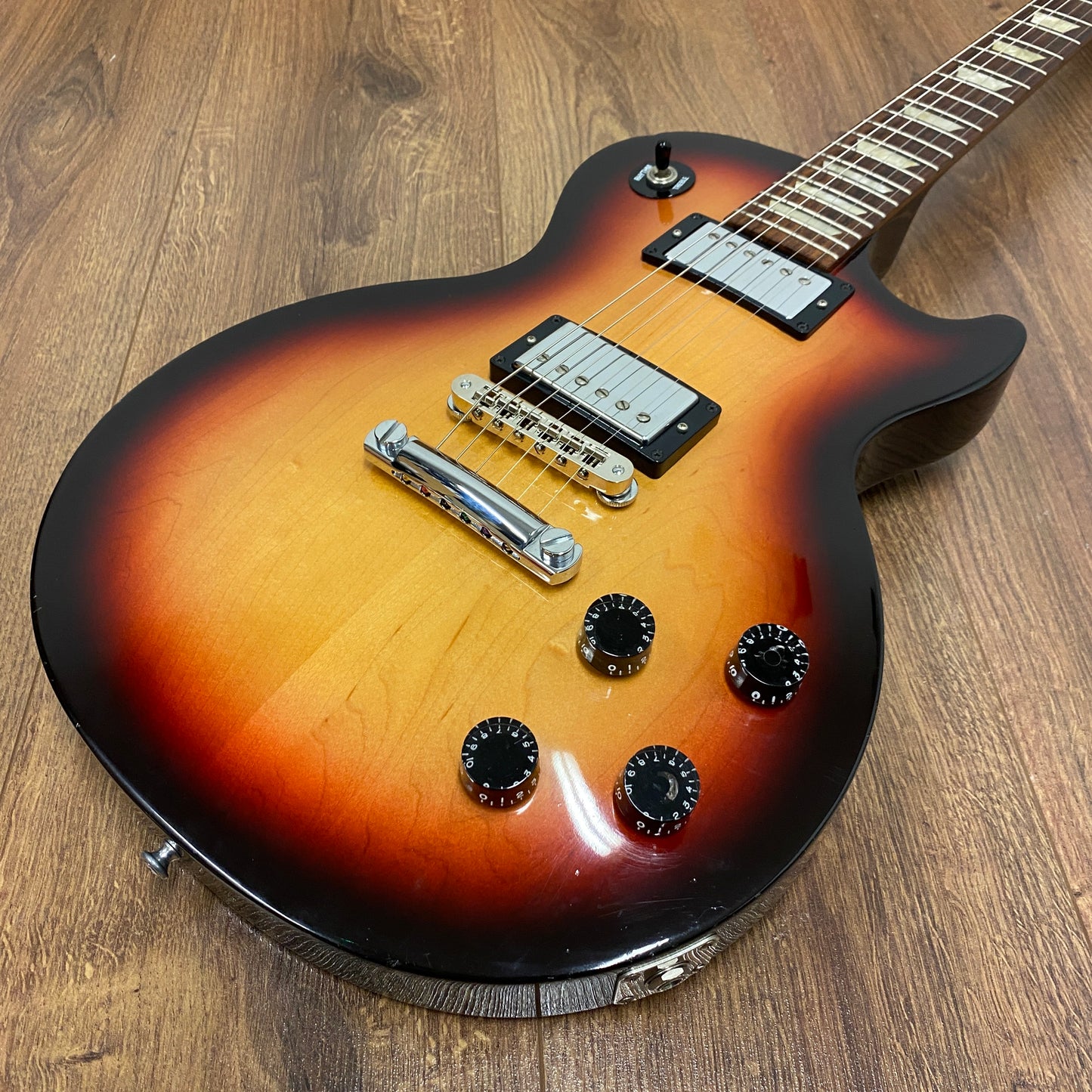 Pre-Owned Gibson Les Paul Studio - Fireburst - 2006