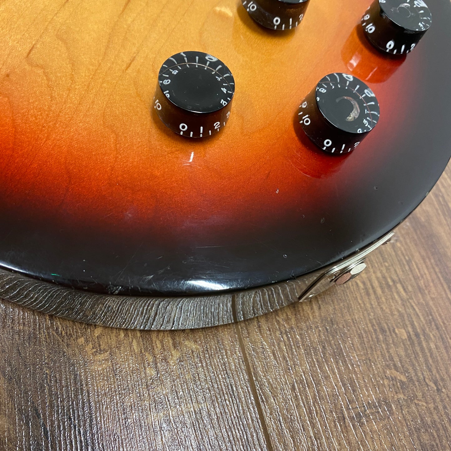 Pre-Owned Gibson Les Paul Studio - Fireburst - 2006