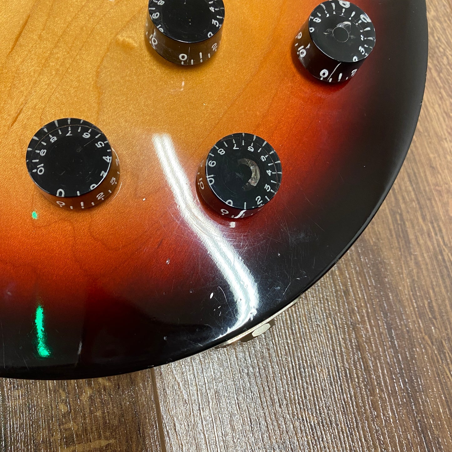 Pre-Owned Gibson Les Paul Studio - Fireburst - 2006