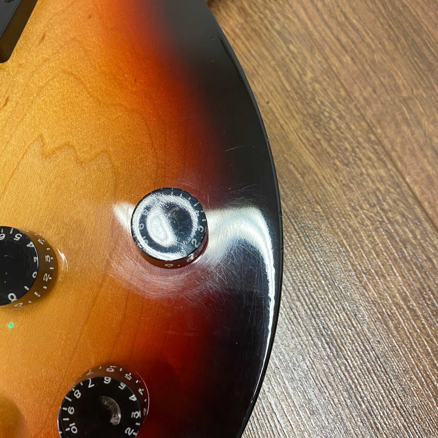 Pre-Owned Gibson Les Paul Studio - Fireburst - 2006