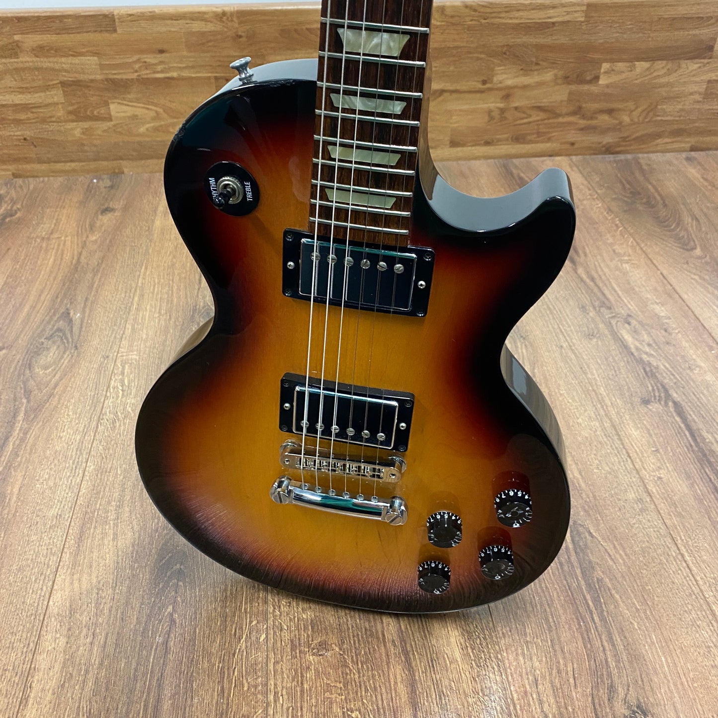 Pre-Owned Gibson Les Paul Studio - Fireburst - 2006