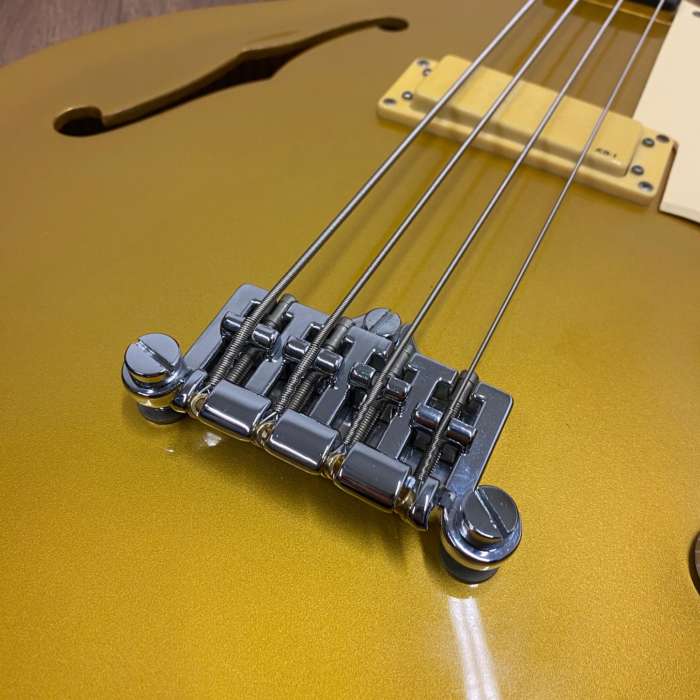 Pre-Owned Epiphone MIK Jack Casady Bass - Metallic Gold - 2004
