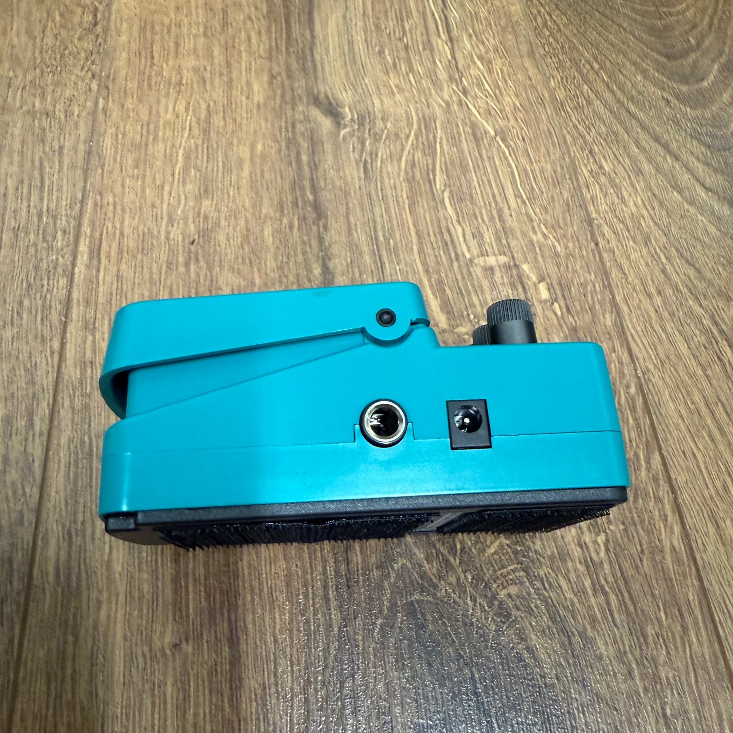 Pre-Owned Behringer CS400 Compressor Sustainer Pedal