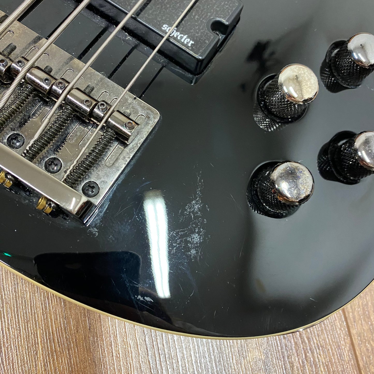 Pre-Owned Schecter Omen 5 Bass - Black
