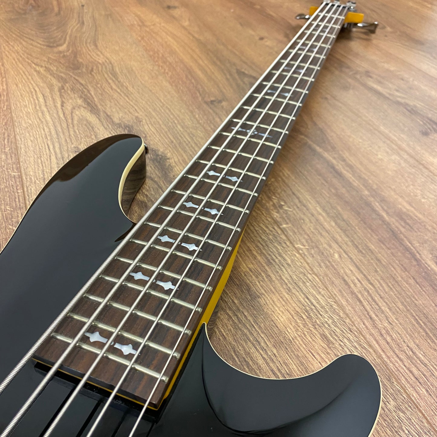 Pre-Owned Schecter Omen 5 Bass - Black