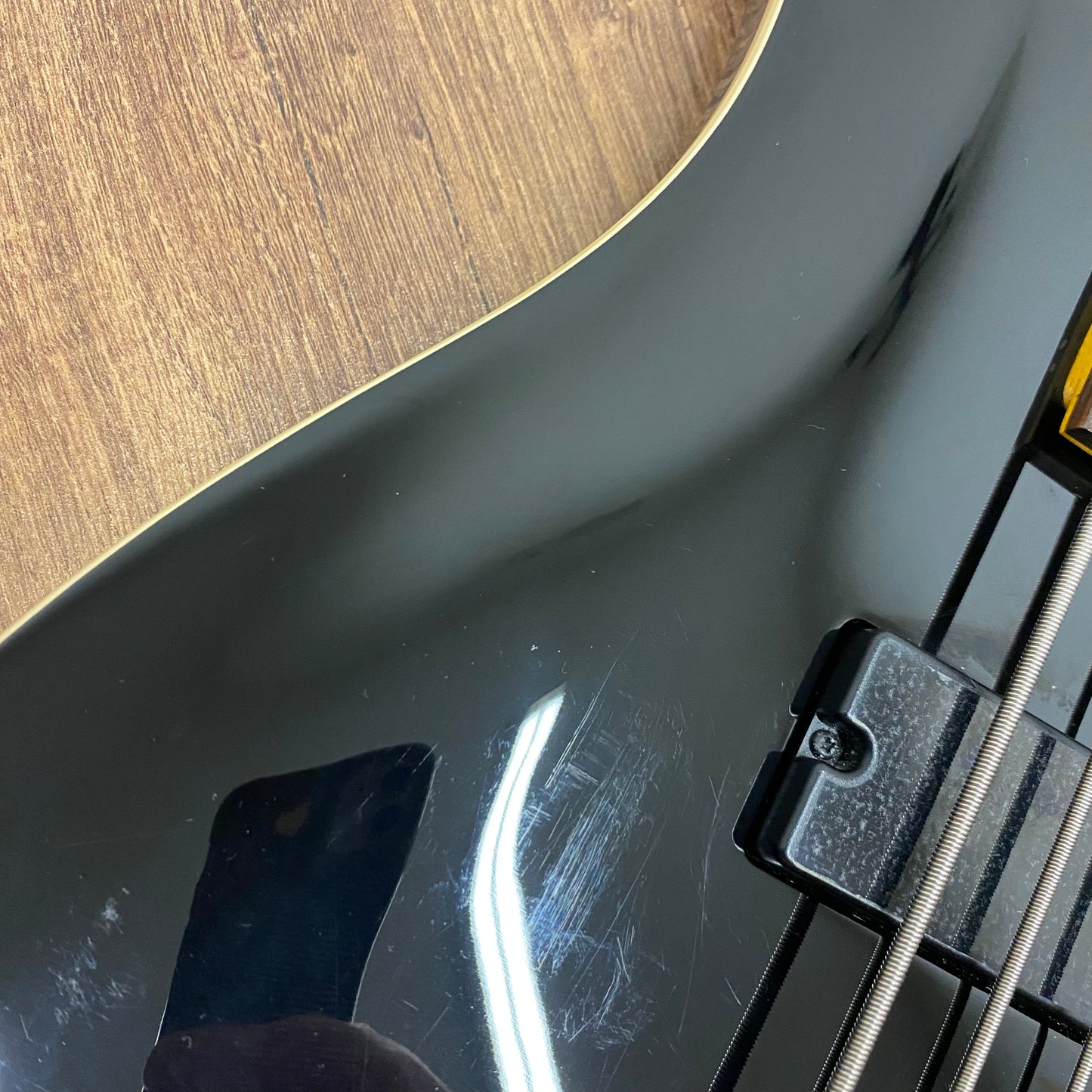 Pre-Owned Schecter Omen 5 Bass - Black