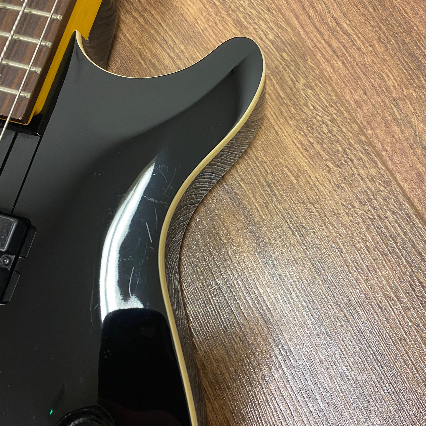 Pre-Owned Schecter Omen 5 Bass - Black