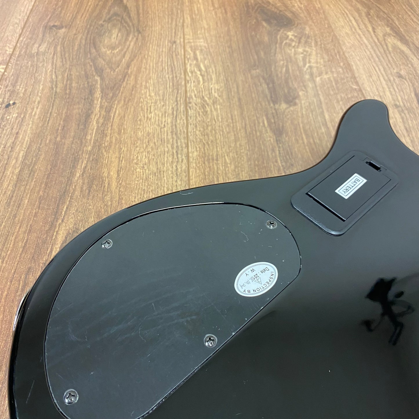 Pre-Owned Schecter Omen 5 Bass - Black