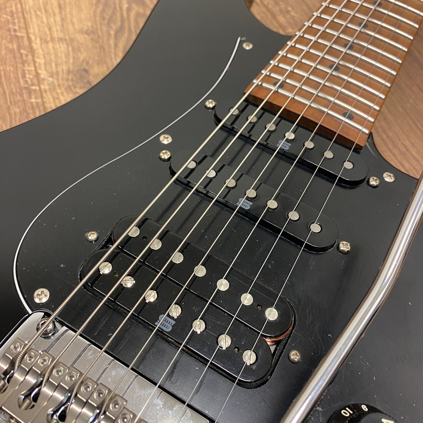 Pre-Owned Ibanez AZ24047 Prestige 7-String - Gloss Black