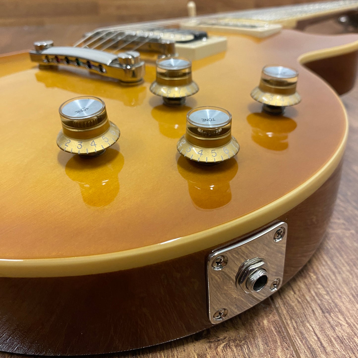 Pre-Owned Epiphone Les Paul Classic - Honeyburst