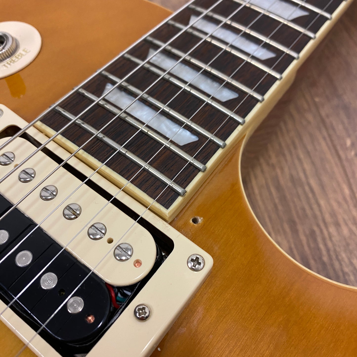 Pre-Owned Epiphone Les Paul Classic - Honeyburst