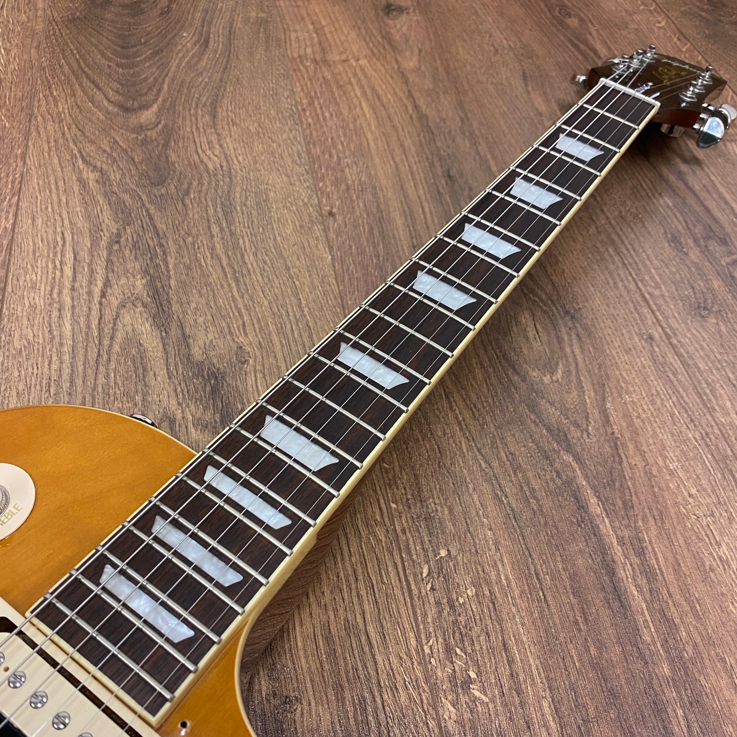 Pre-Owned Epiphone Les Paul Classic - Honeyburst