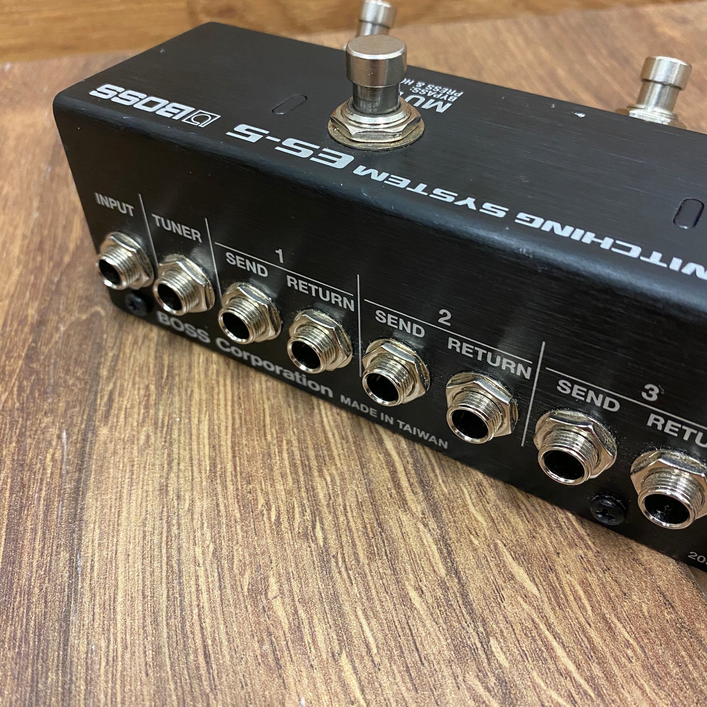 Pre-Owned Boss ES-5 Effects Switching System