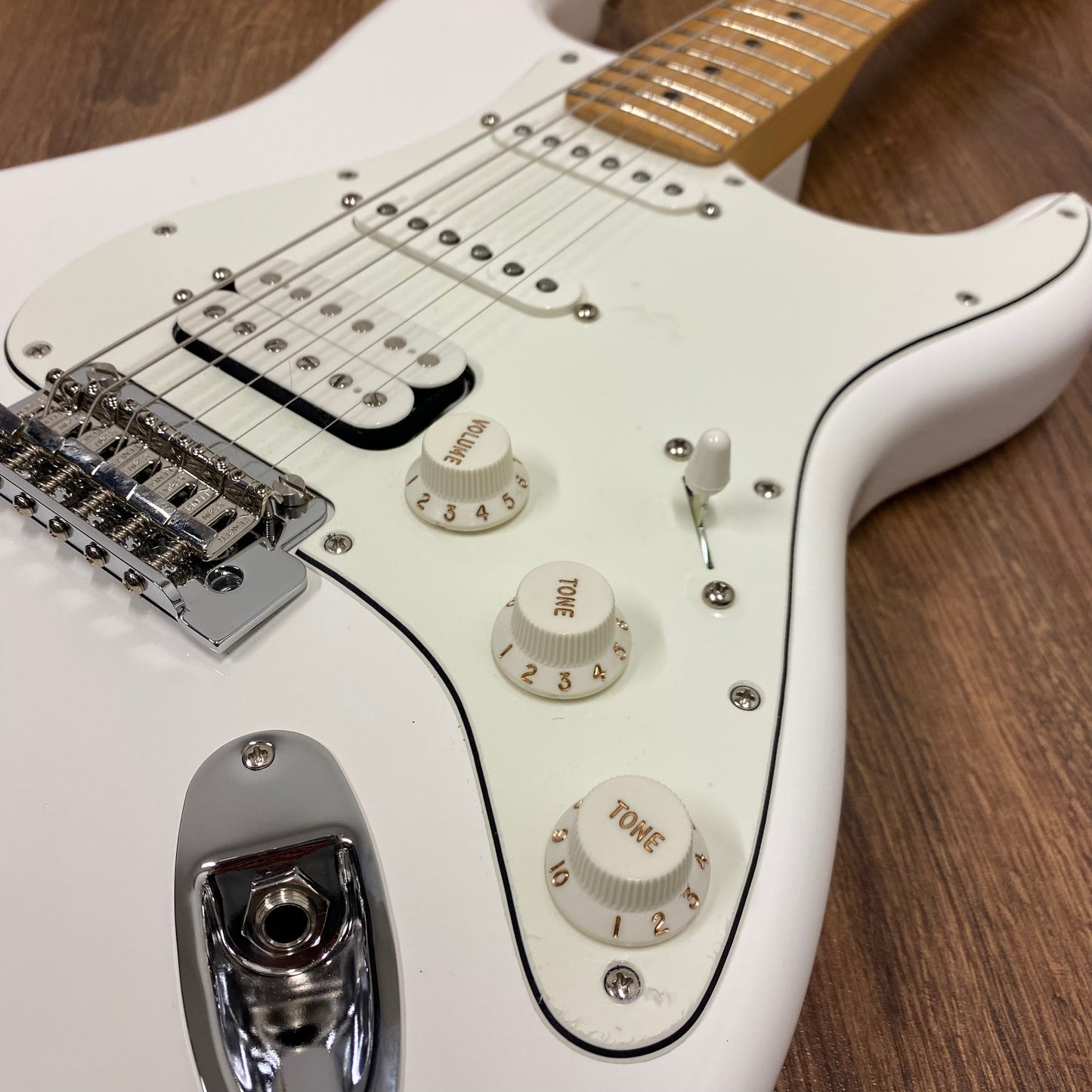Pre-Owned Fender Player HSS Stratocaster - Polar White