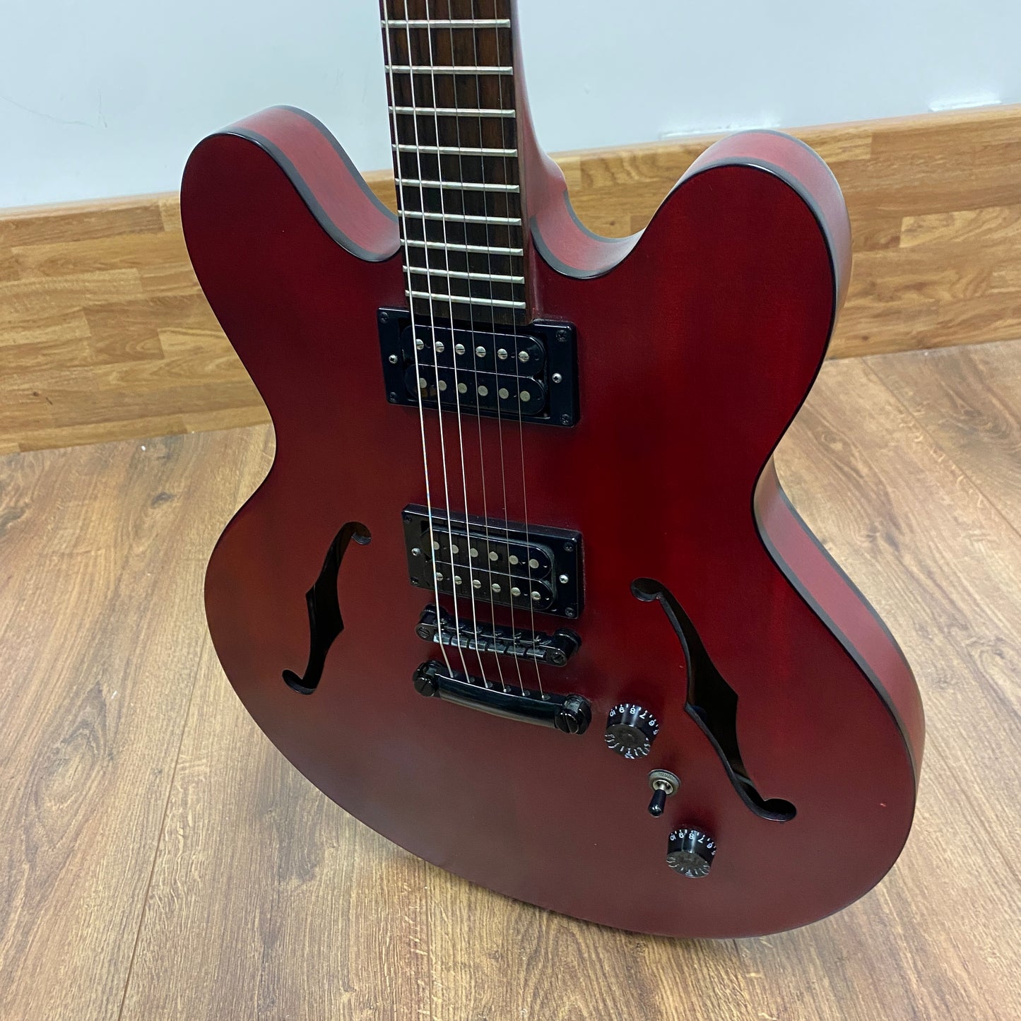Pre-Owned Epiphone Dot Studio - Worn Cherry