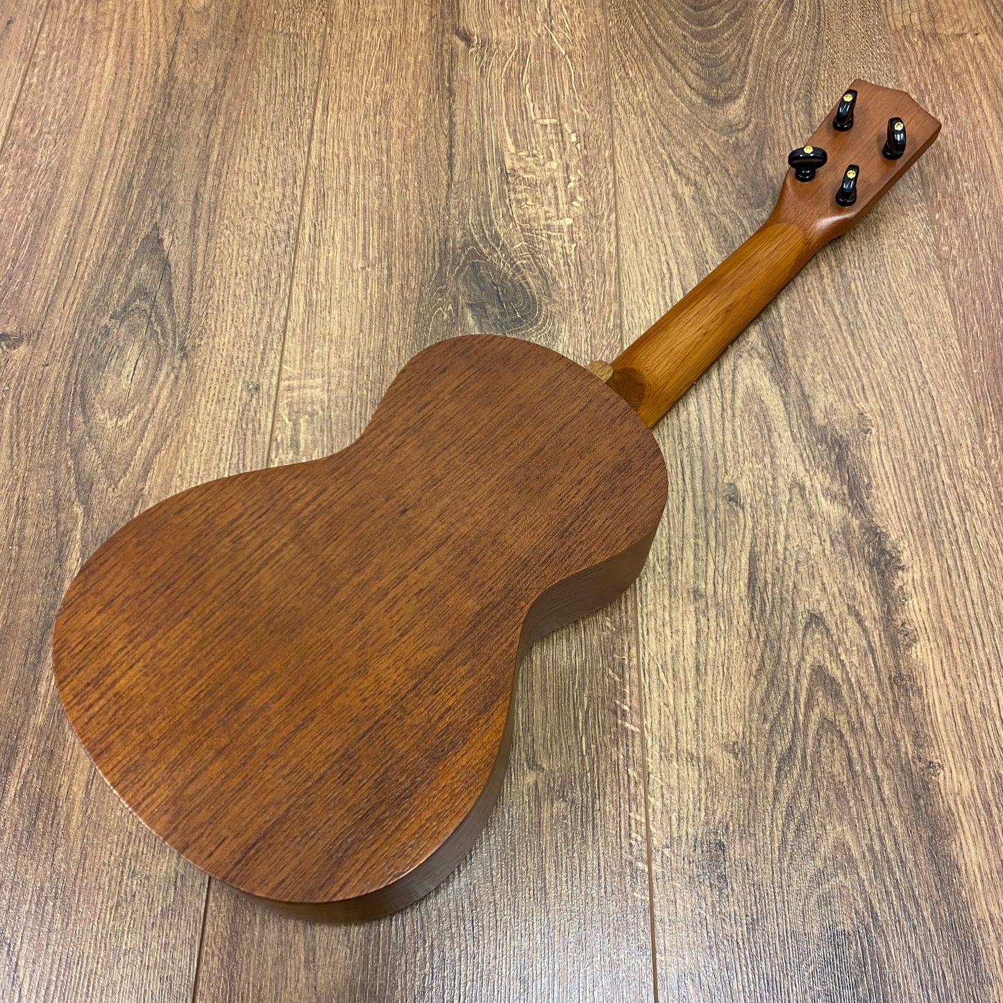 Pre-Owned Mahalo U320C Concert Ukulele