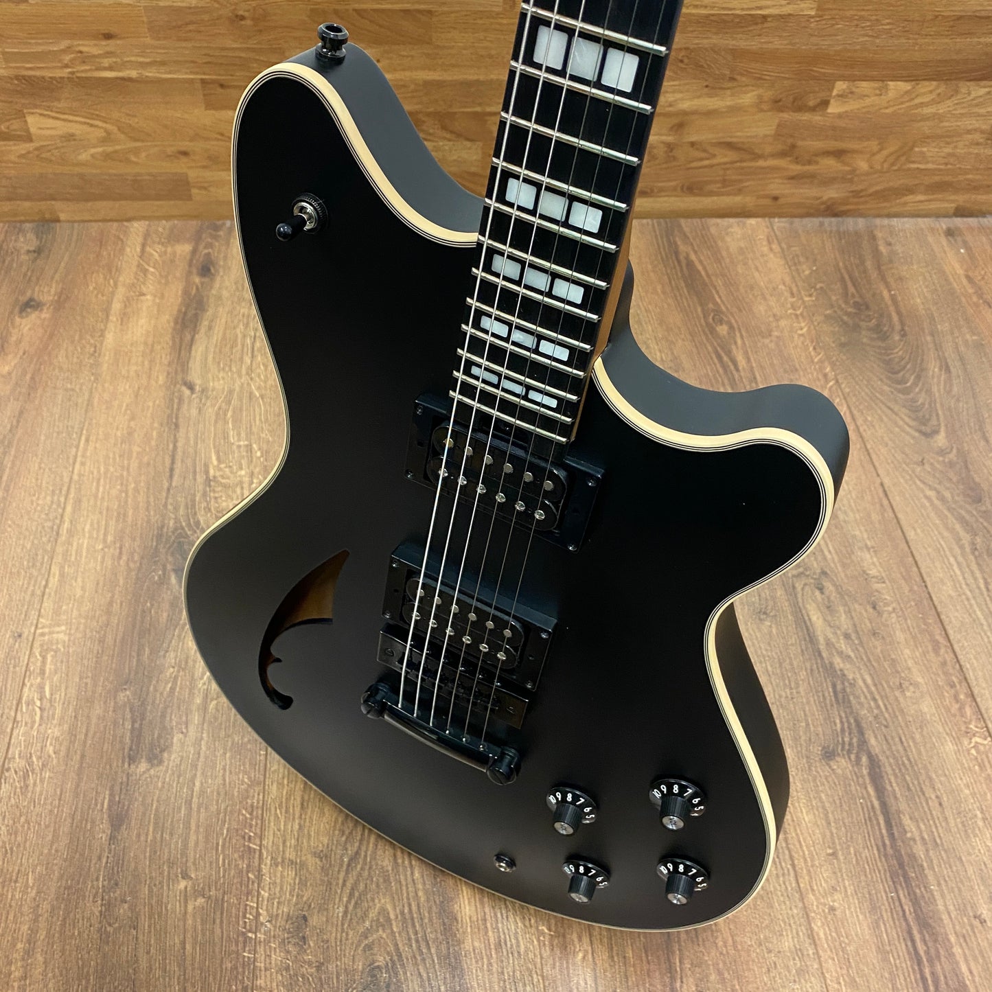 Pre-Owned EVH SA-126 Special - Stealth Black