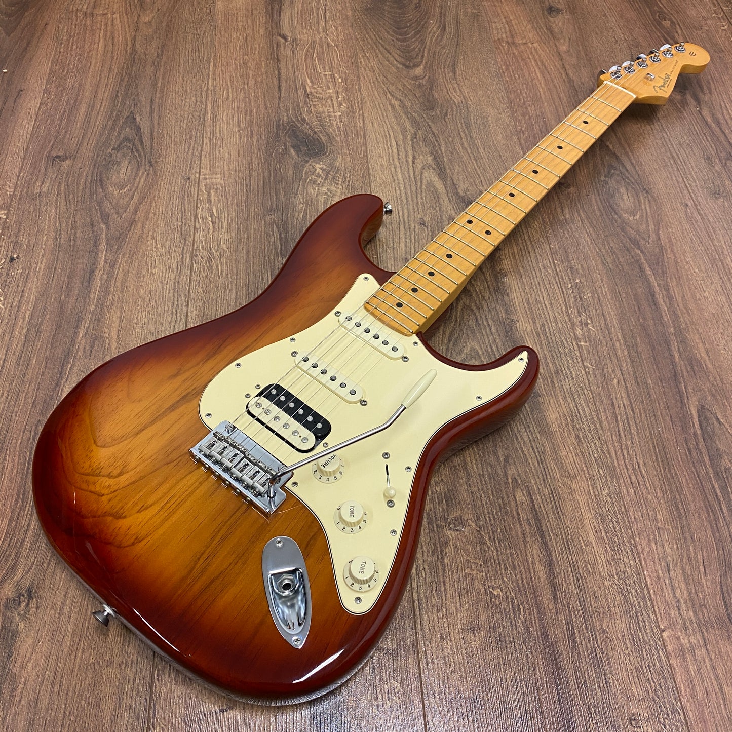 Pre-Owned Fender American Professional II Stratocaster HSS - Sienna Sunburst - 2020
