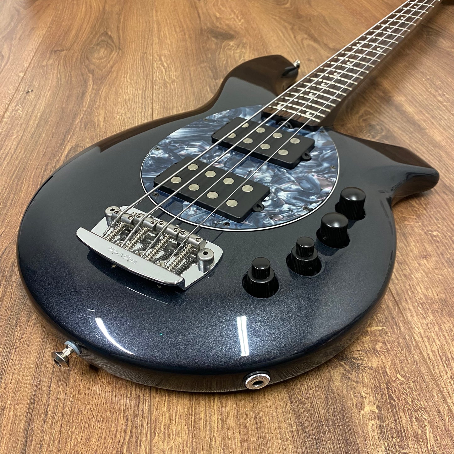 Pre-Owned Music Man Bongo Bass 4 HH - Sapphire Black - 2005