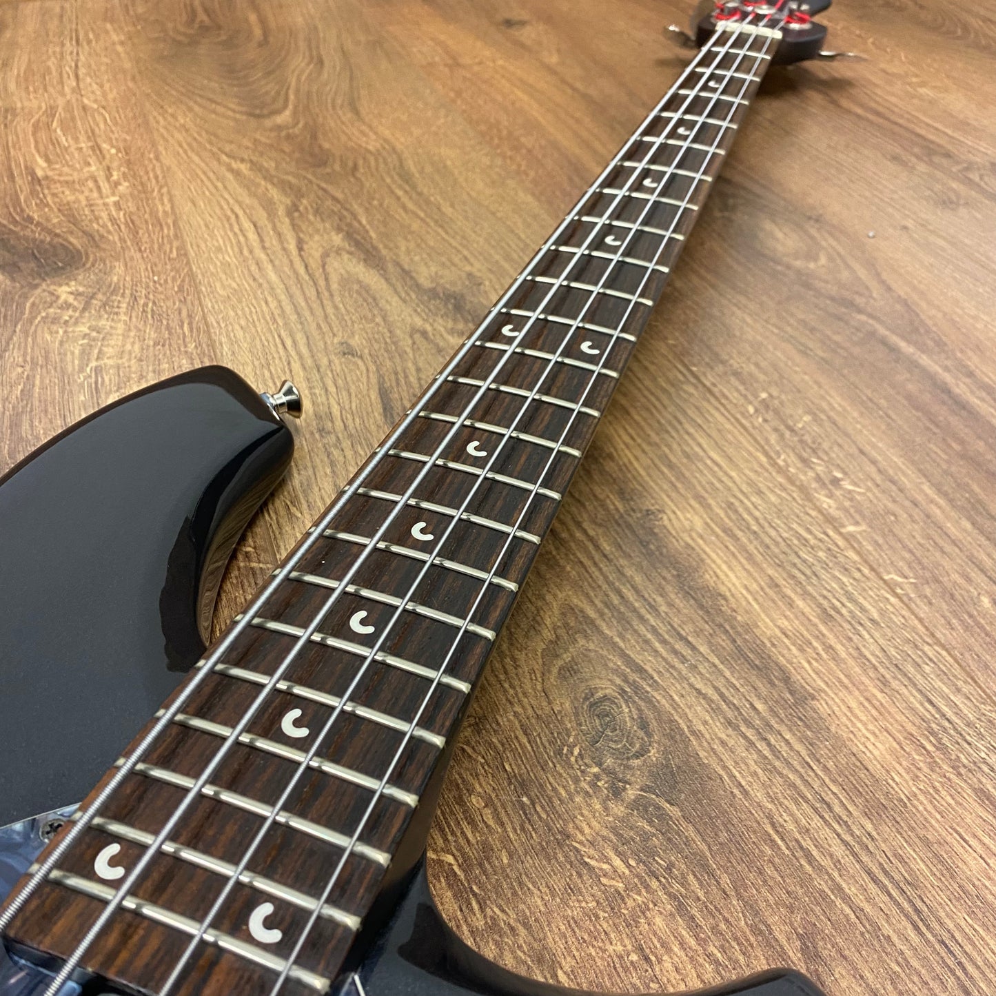 Pre-Owned Music Man Bongo Bass 4 HH - Sapphire Black - 2005