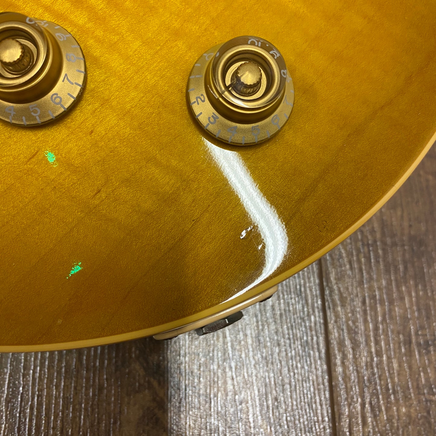 Pre-Owned Gibson Les Paul Standard Plus '60s Neck - Honeyburst - 2007