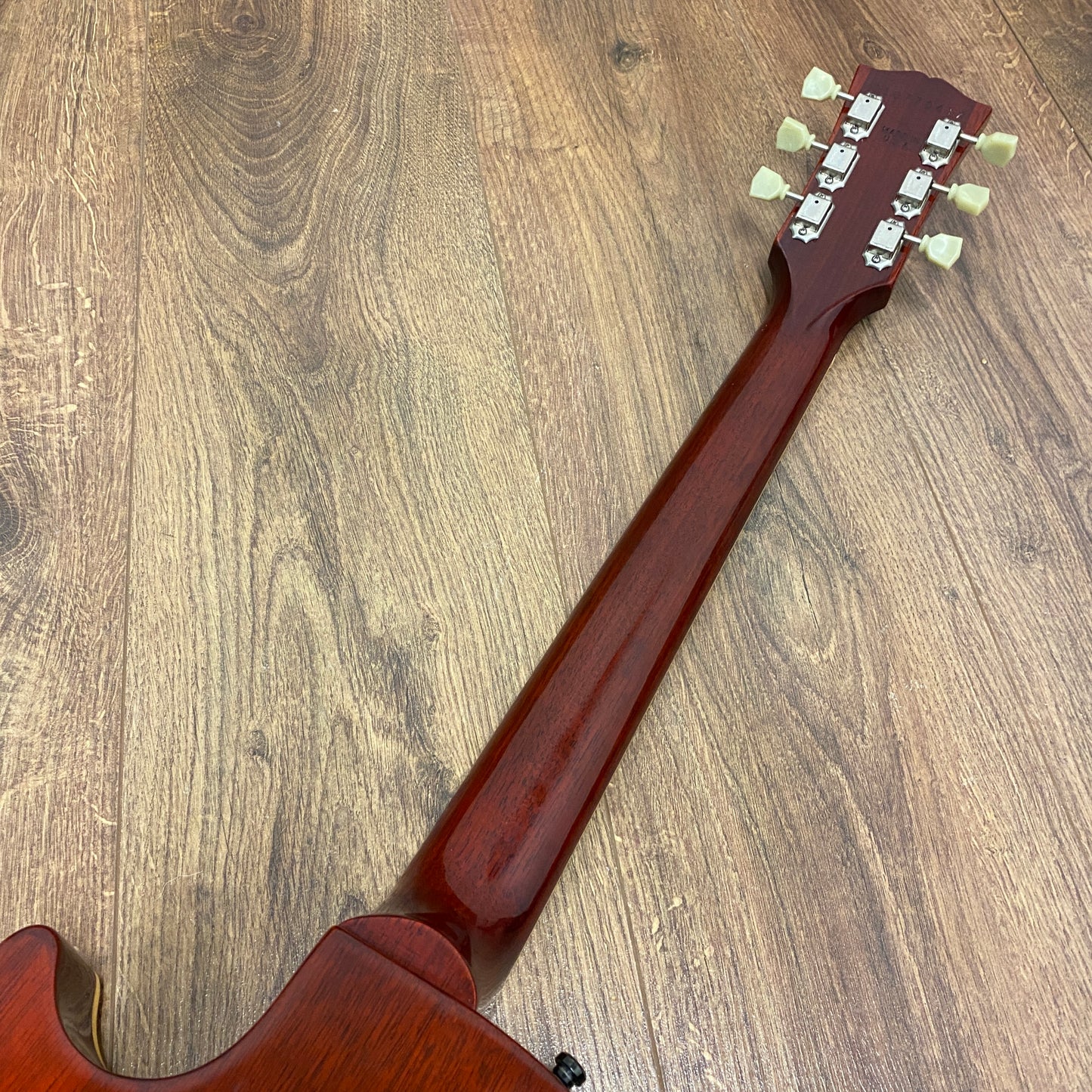 Pre-Owned Gibson Les Paul Standard Plus '60s Neck - Honeyburst - 2007