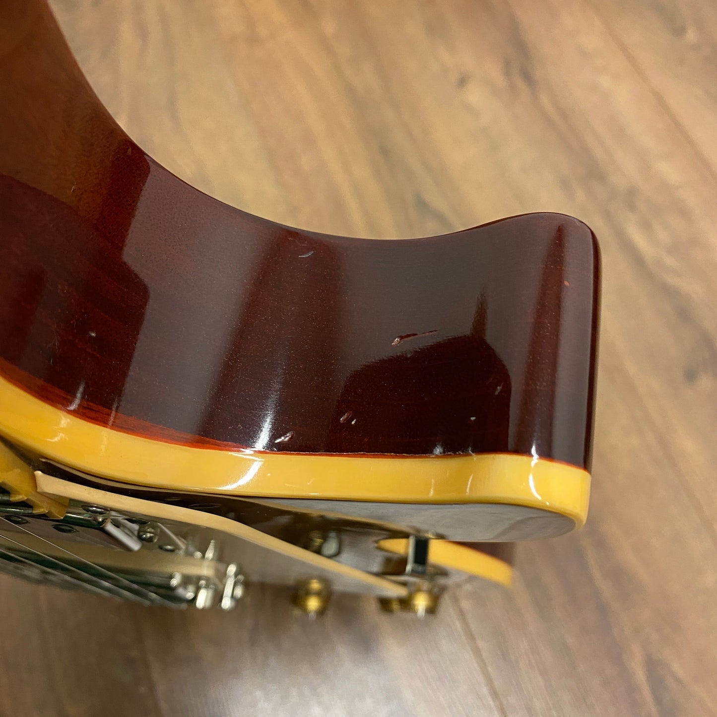 Pre-Owned Gibson Les Paul Standard Plus '60s Neck - Honeyburst - 2007