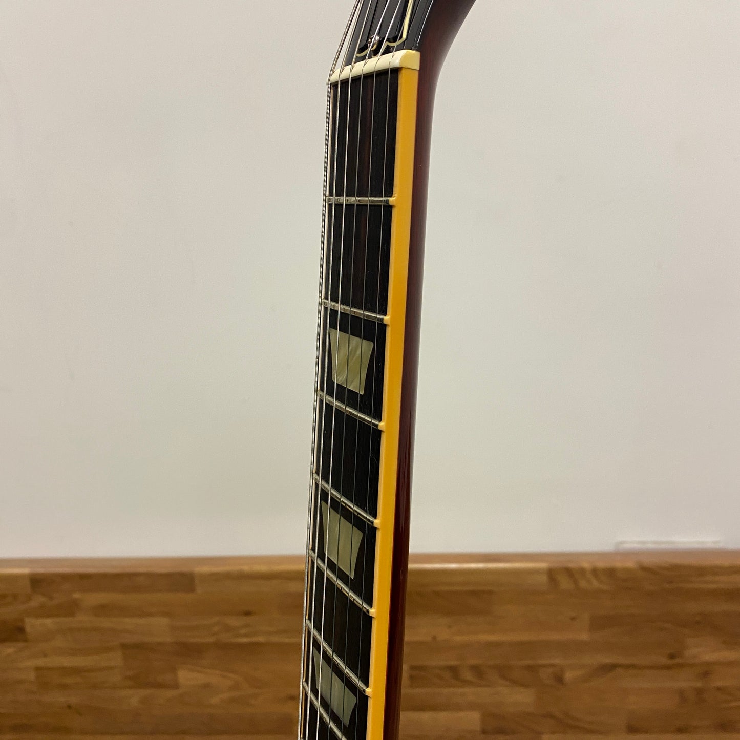 Pre-Owned Gibson Les Paul Standard Plus '60s Neck - Honeyburst - 2007