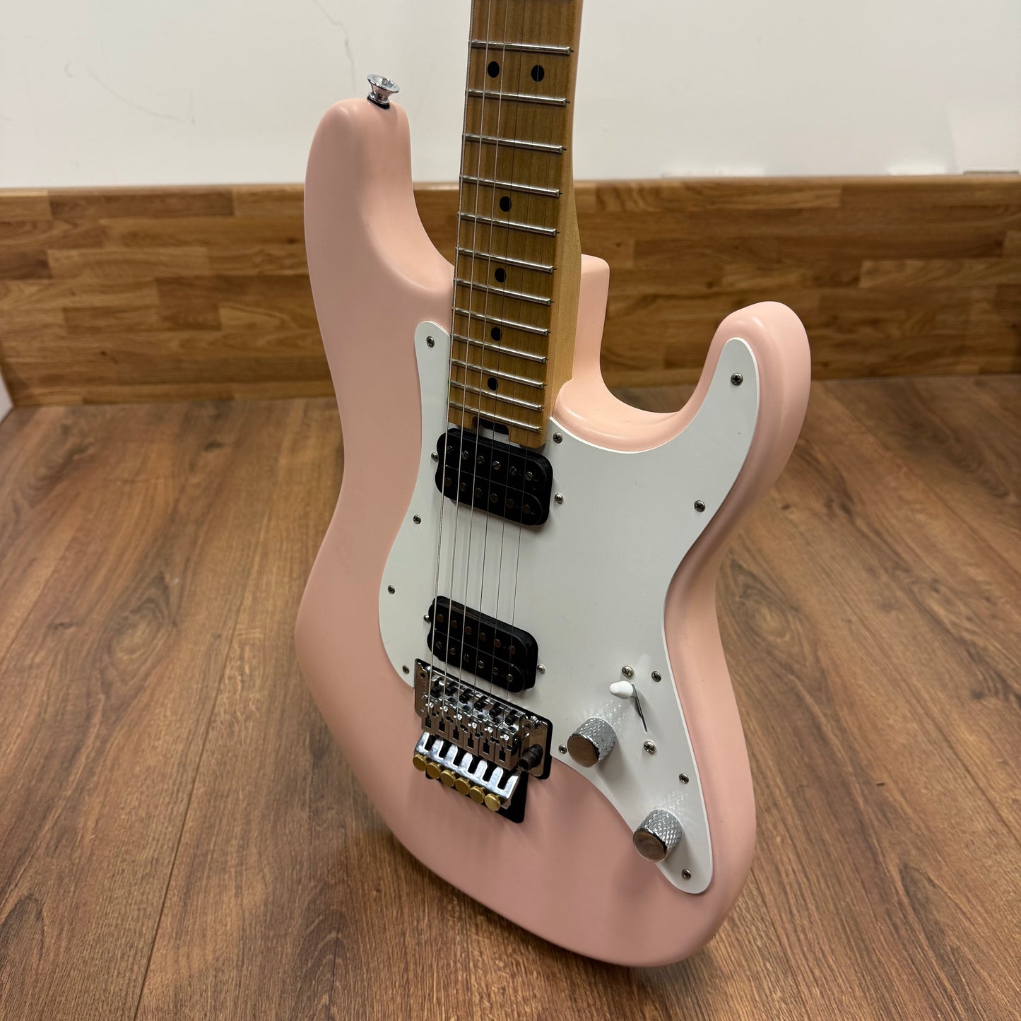 Pre-Owned Charvel Pro Mod So Cal Style 1 FR - Satin Shell Pink
