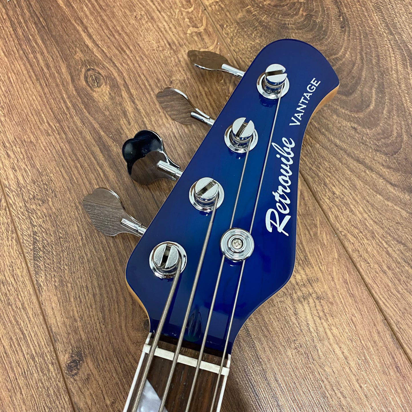 Pre-Owned Retrovibe Vantage Bass - Blue Burst