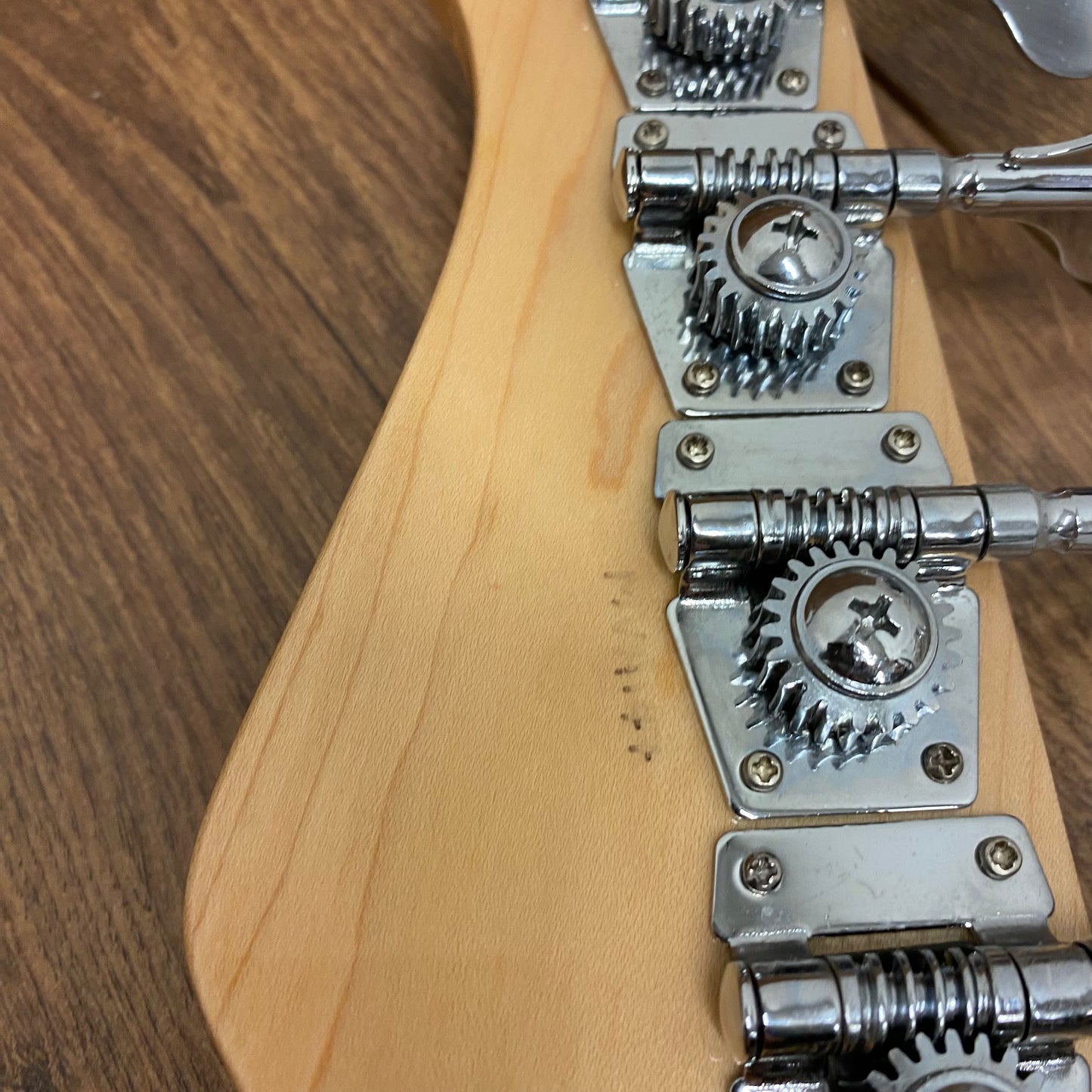 Pre-Owned Retrovibe Vantage Bass - Blue Burst