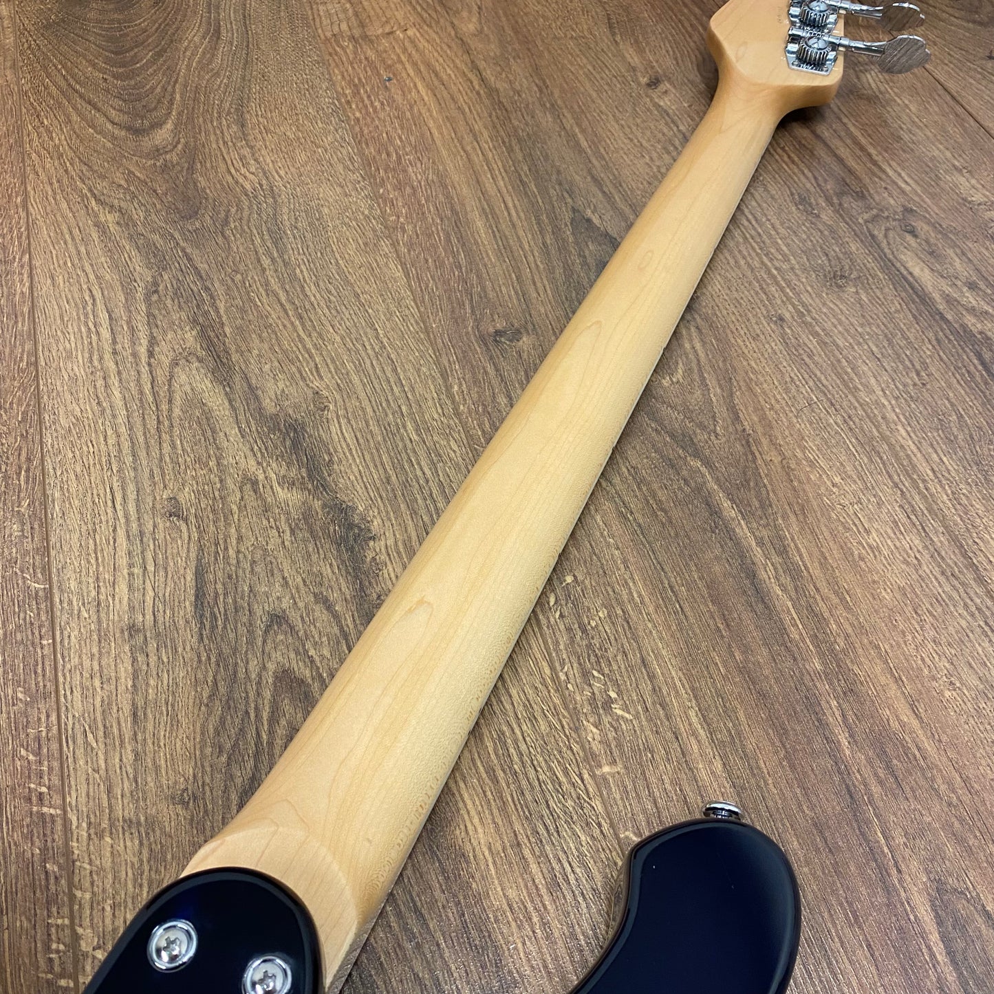 Pre-Owned Retrovibe Vantage Bass - Blue Burst
