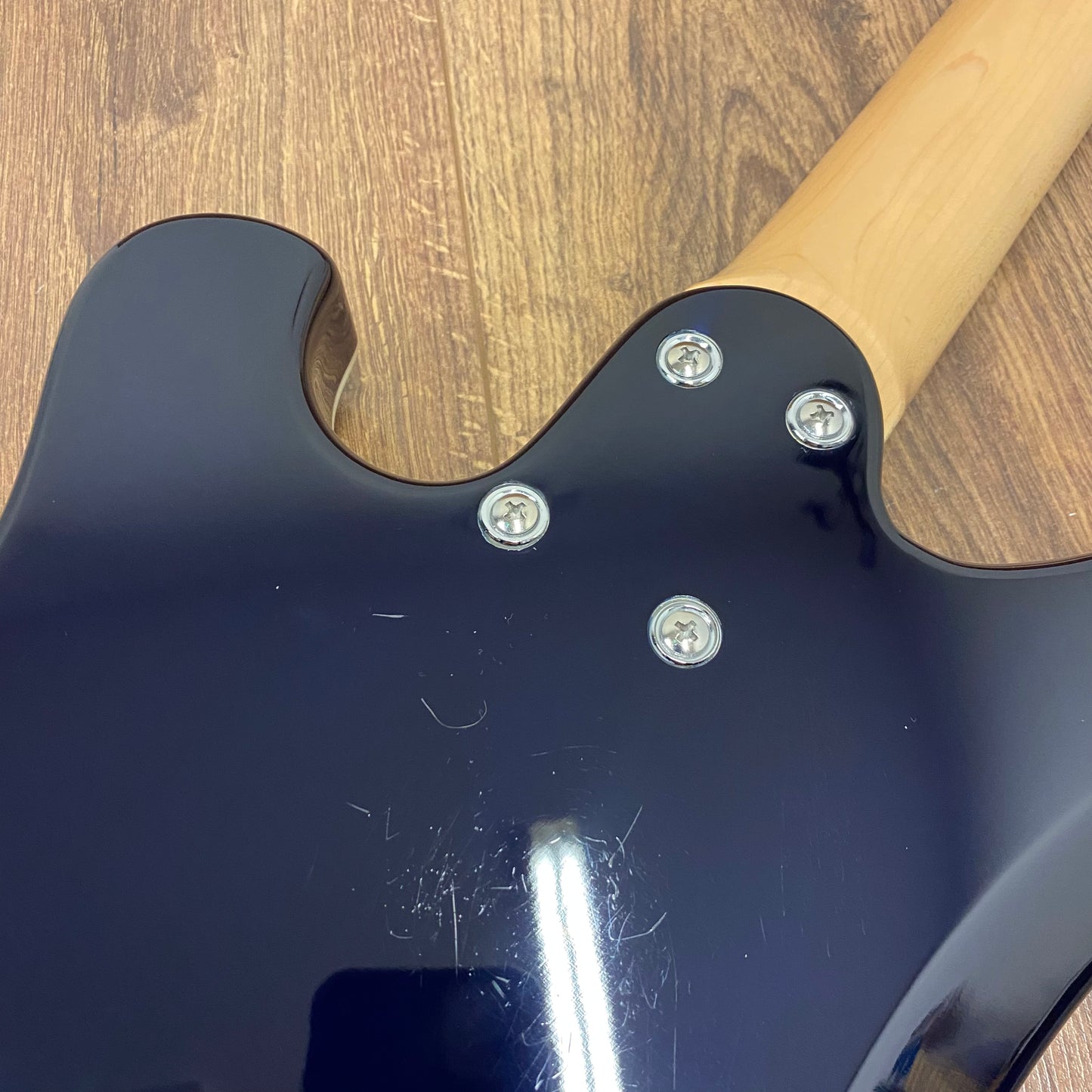 Pre-Owned Retrovibe Vantage Bass - Blue Burst