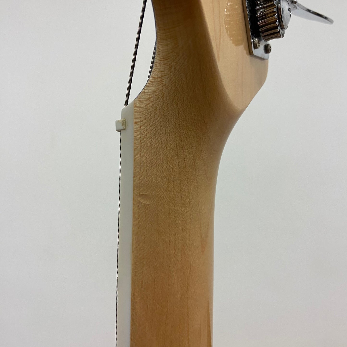 Pre-Owned Retrovibe Vantage Bass - Blue Burst