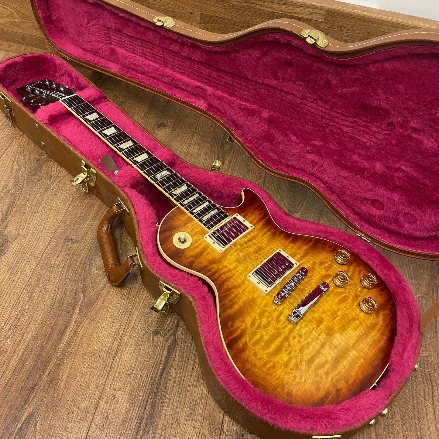 Pre-Owned Gibson Les Paul Standard Premium Bookmatched Quilt Top - Iced Tea Burst - 2014