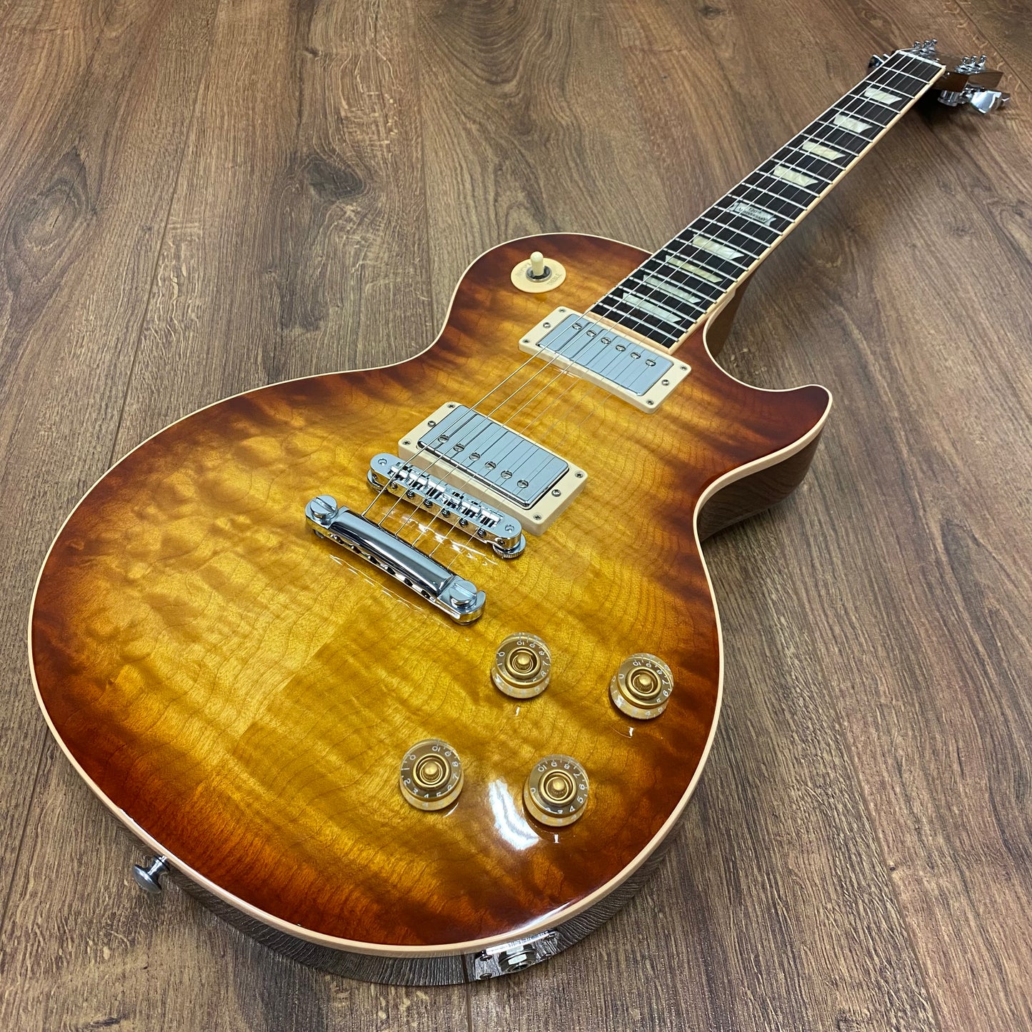 Pre-Owned Gibson Les Paul Standard Premium Bookmatched Quilt Top - Iced Tea Burst - 2014