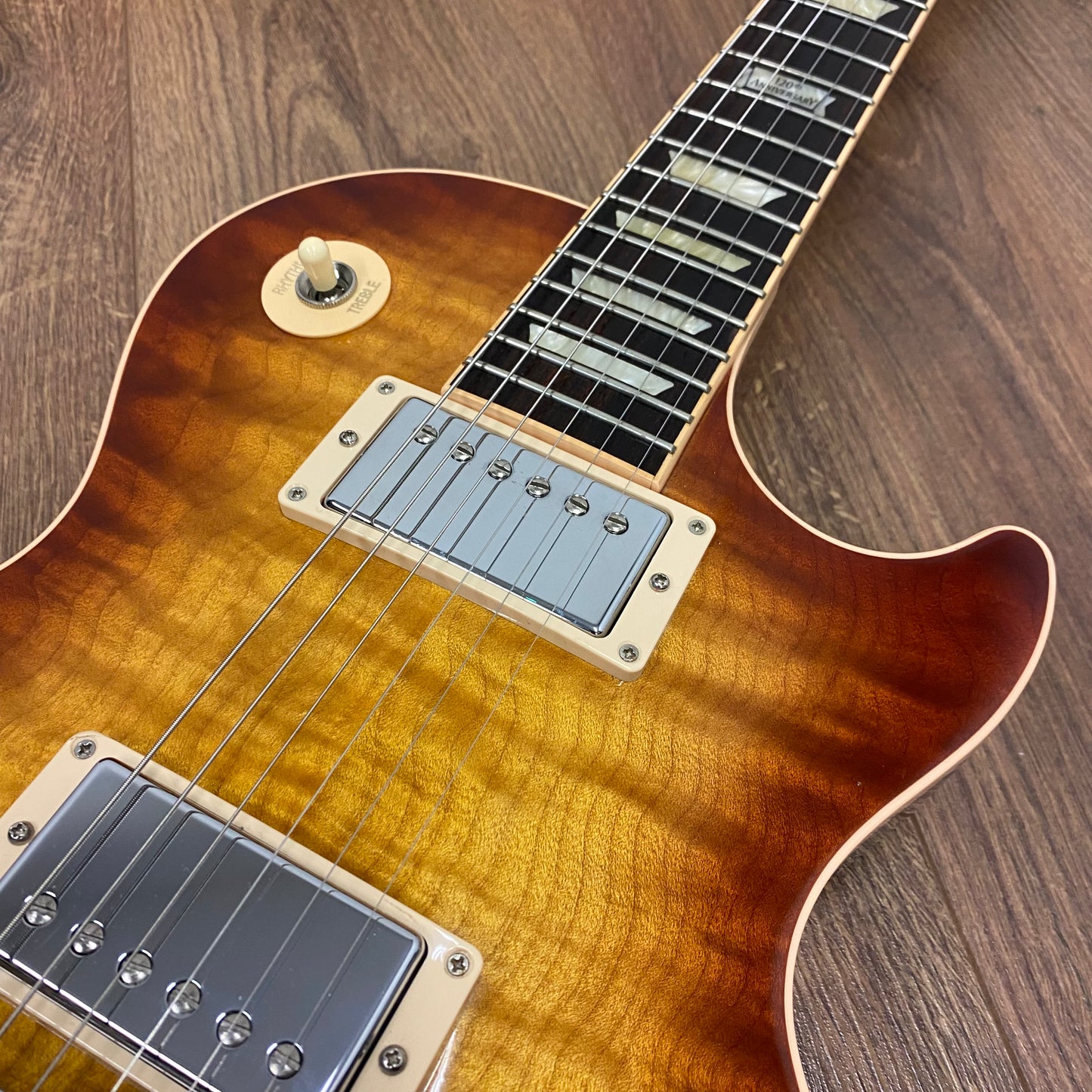 Pre-Owned Gibson Les Paul Standard Premium Bookmatched Quilt Top - Iced Tea Burst - 2014