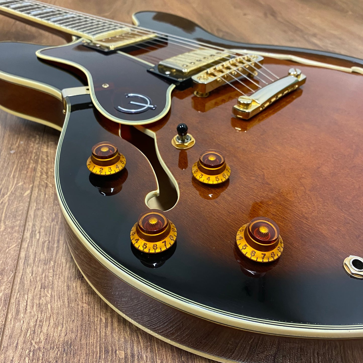 Pre-Owned Epiphone Sheraton MIK - Sunburst - Left Handed - 1997
