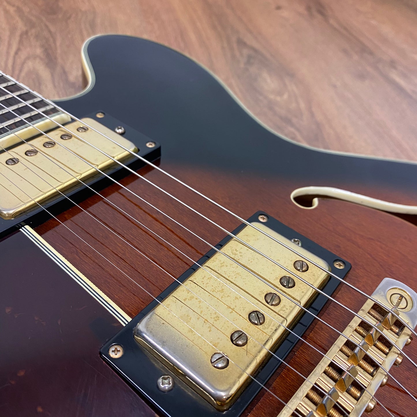 Pre-Owned Epiphone Sheraton MIK - Sunburst - Left Handed - 1997