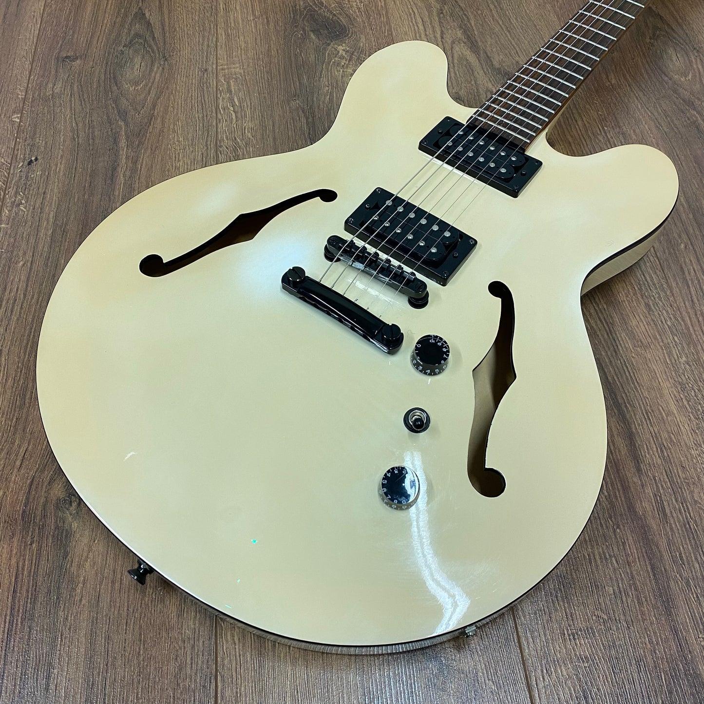 Pre-Owned Epiphone Dot Studio - Aged Arctic White