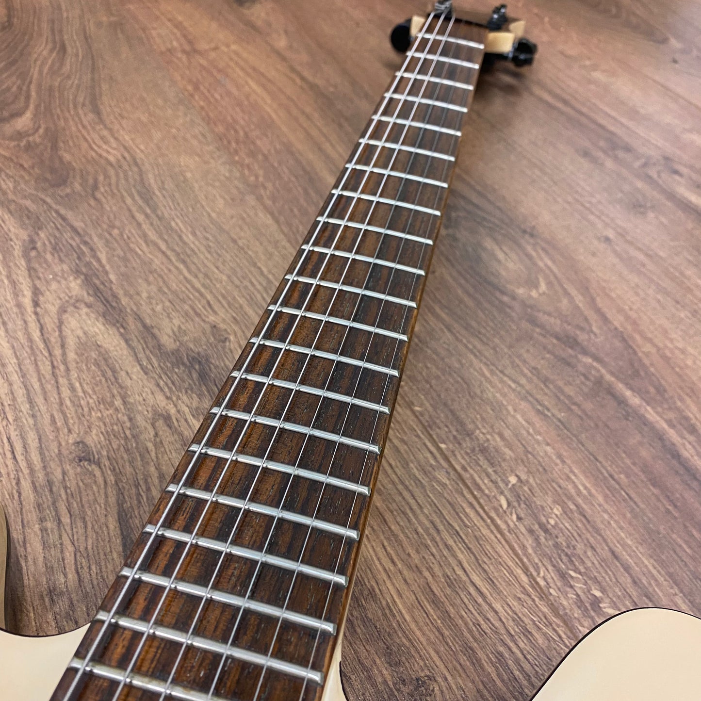 Pre-Owned Epiphone Dot Studio - Aged Arctic White