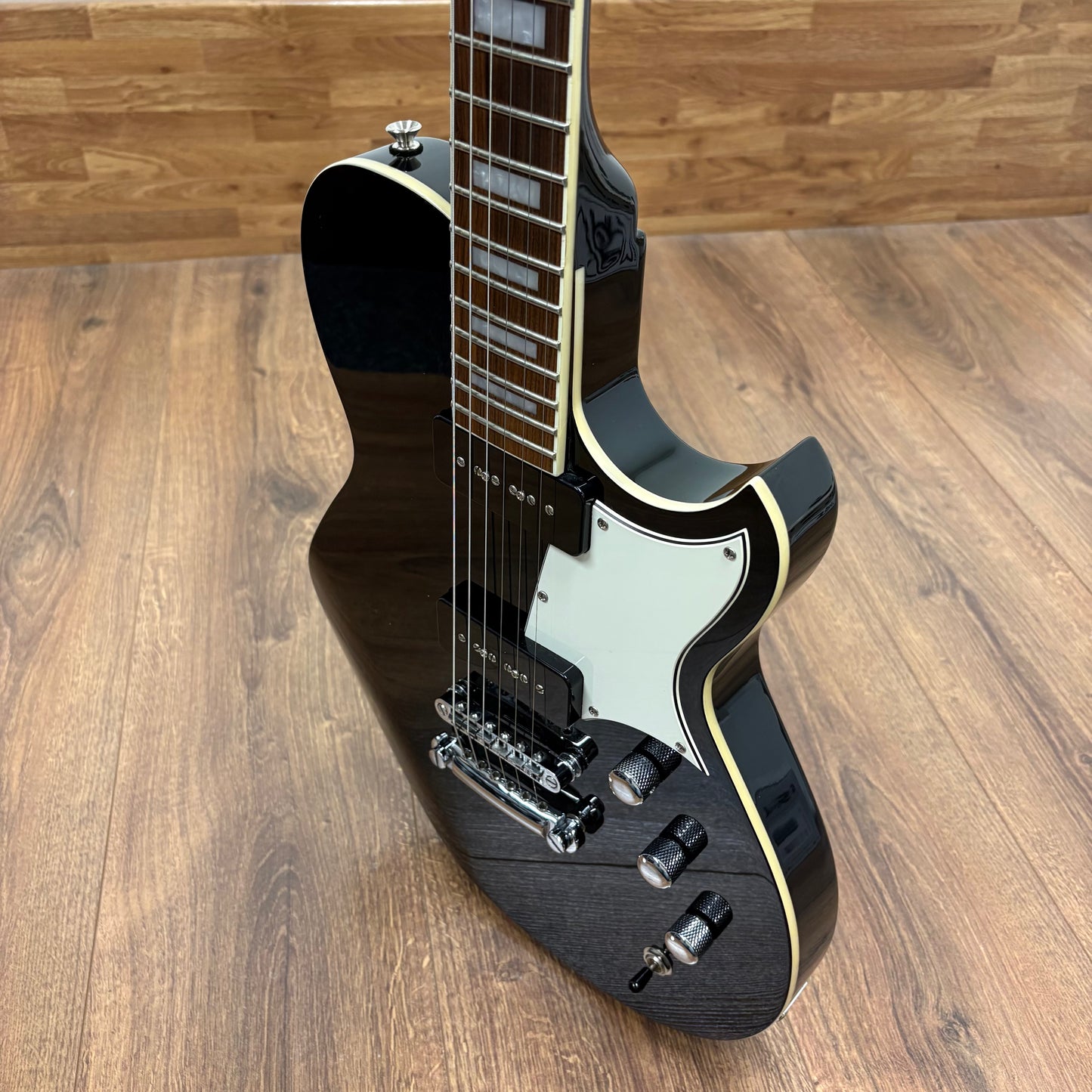 Pre-Owned Reverend Contender 290 - Midnight Black