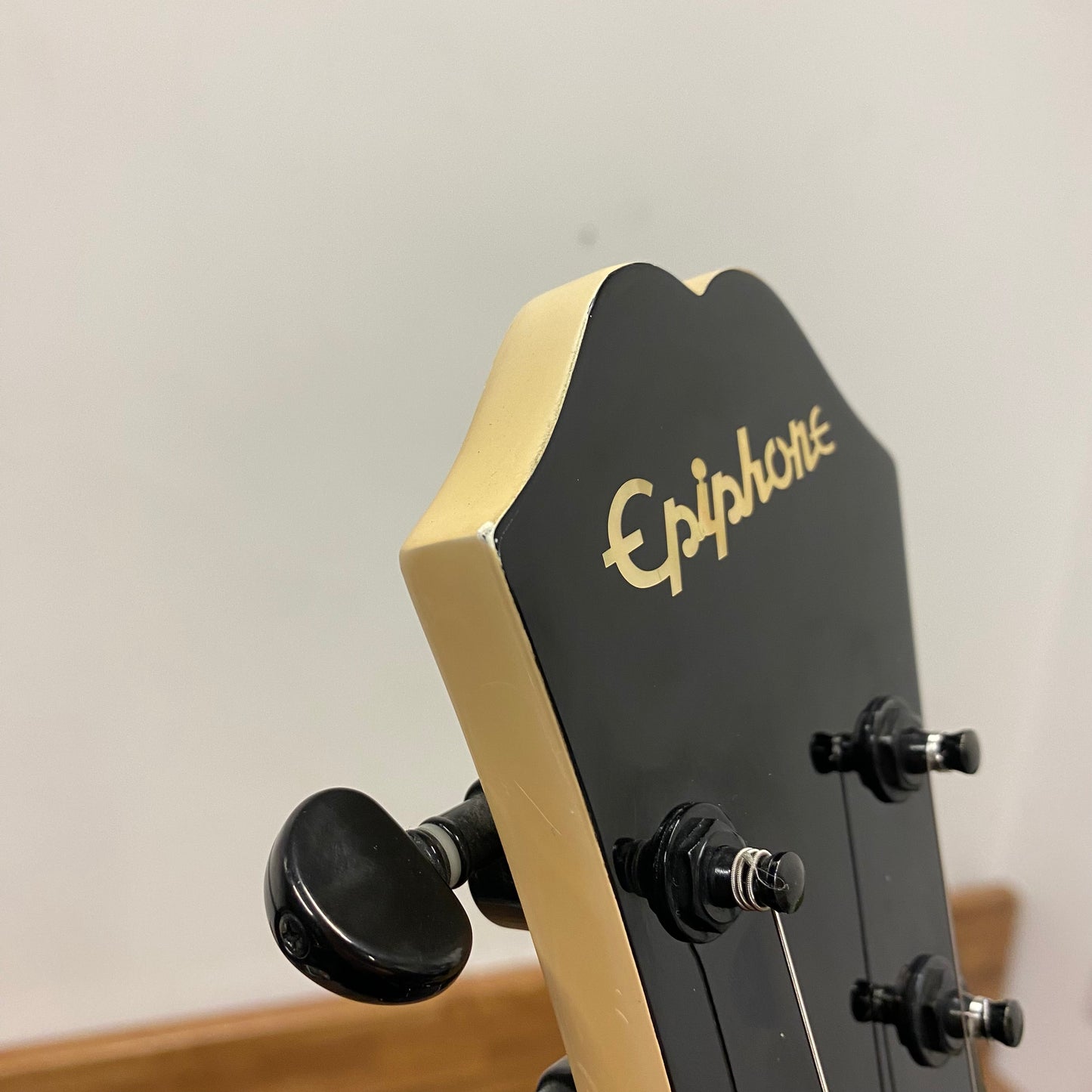 Pre-Owned Epiphone Dot Studio - Aged Arctic White